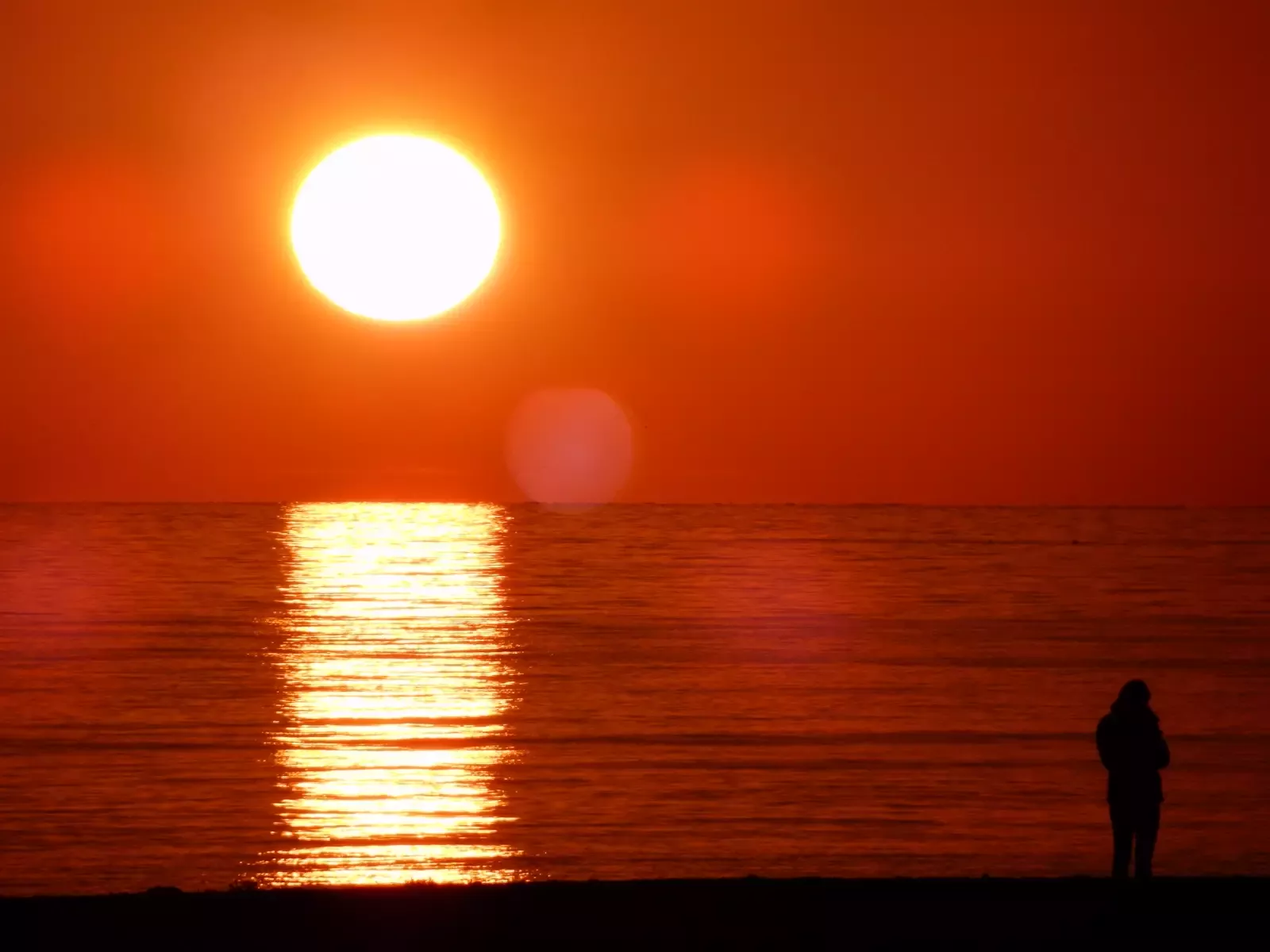 Caminante en la puesta de sol